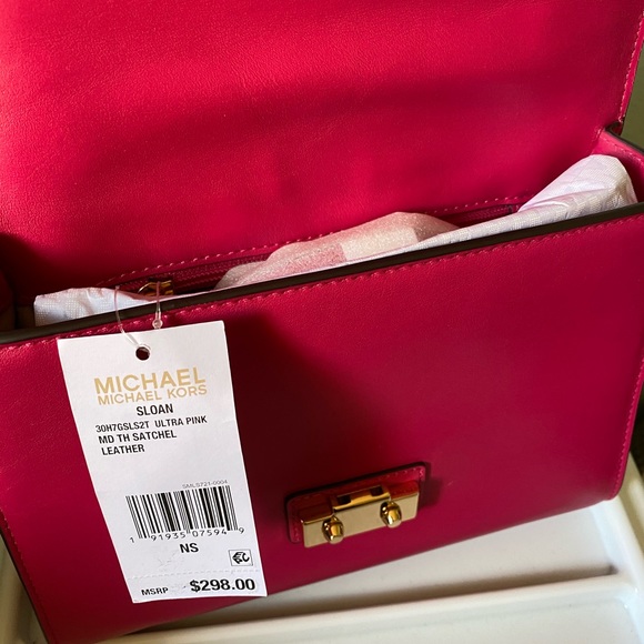 Micheal Kors purse - Picture 2 of 4